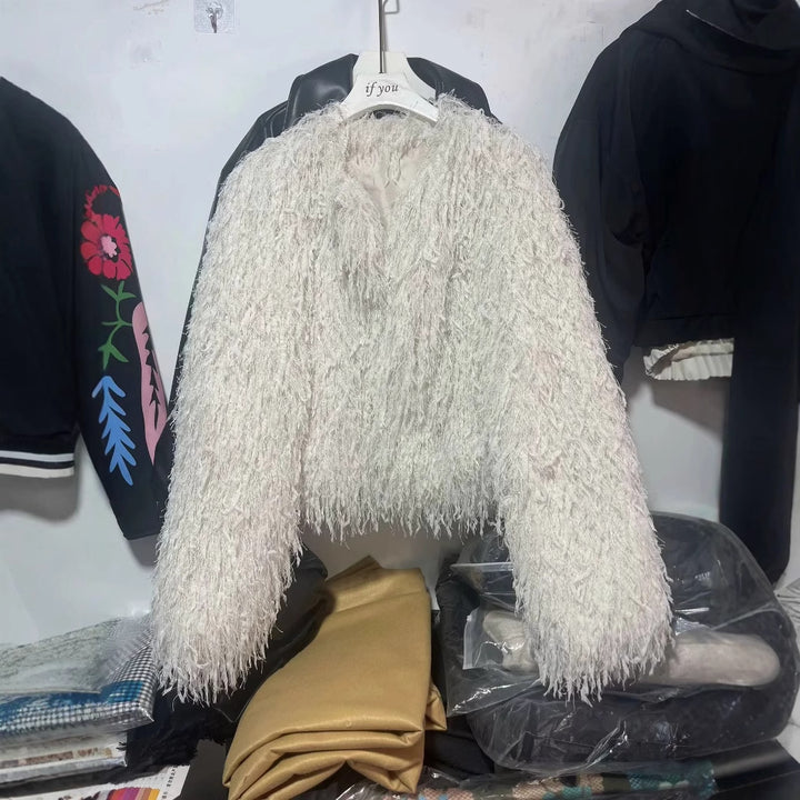 Damen nan kurze Kunstfelljacke mit shaggy Fransenstruktur, weicher Innenfutter und kastigem Cropped-Schnitt Drune