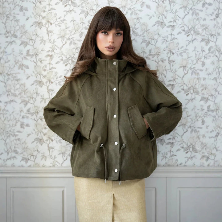 Damen Kurzblouson aus Veloursleder-Optik mit Kapuze, Tunnelzug‑Taillierung und Pattentaschen Drune