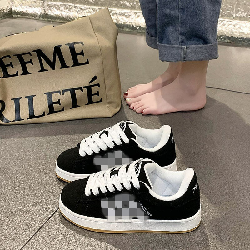 Damen niedriger Sneaker mit Gummisohle und Wildleder-Optik Drune