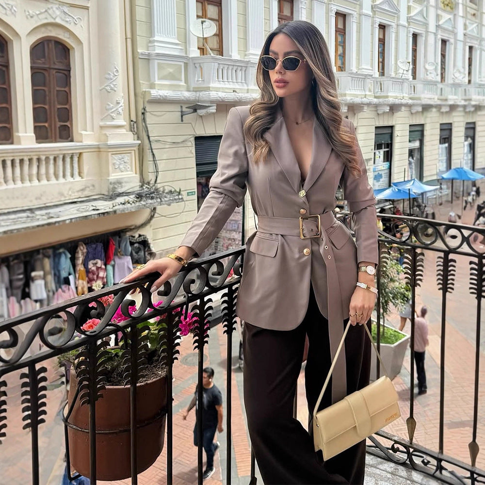Damen Taillierter Blazer mit breitem Bindegürtel und goldfarbener Hardware Drune