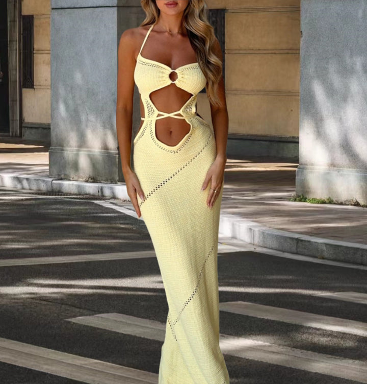 Damen Strickkleid mit cut-out Details und Neckholder-Design Drune