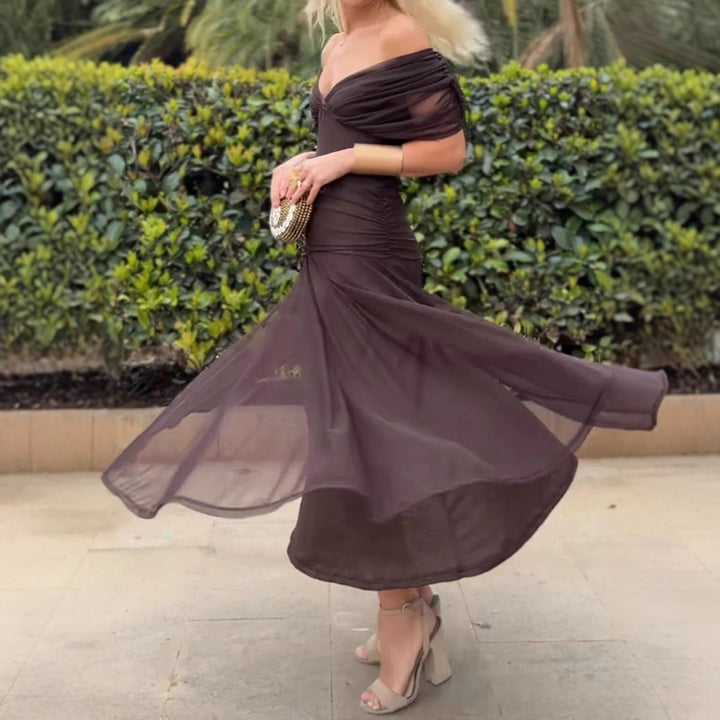 Damen nan elegantes bodenlanges Abendkleid mit drapierter Schulterpartie und luftiger Chiffon-Rock Drune