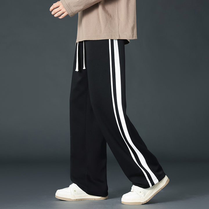 Herren Sportliche Relaxed Fit Jogginghose mit seitlichen Streifen