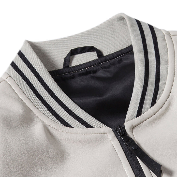 Herren Retro-College-Bomberjacke aus Kunstleder mit gestickten Logos und Rippsaum Drune
