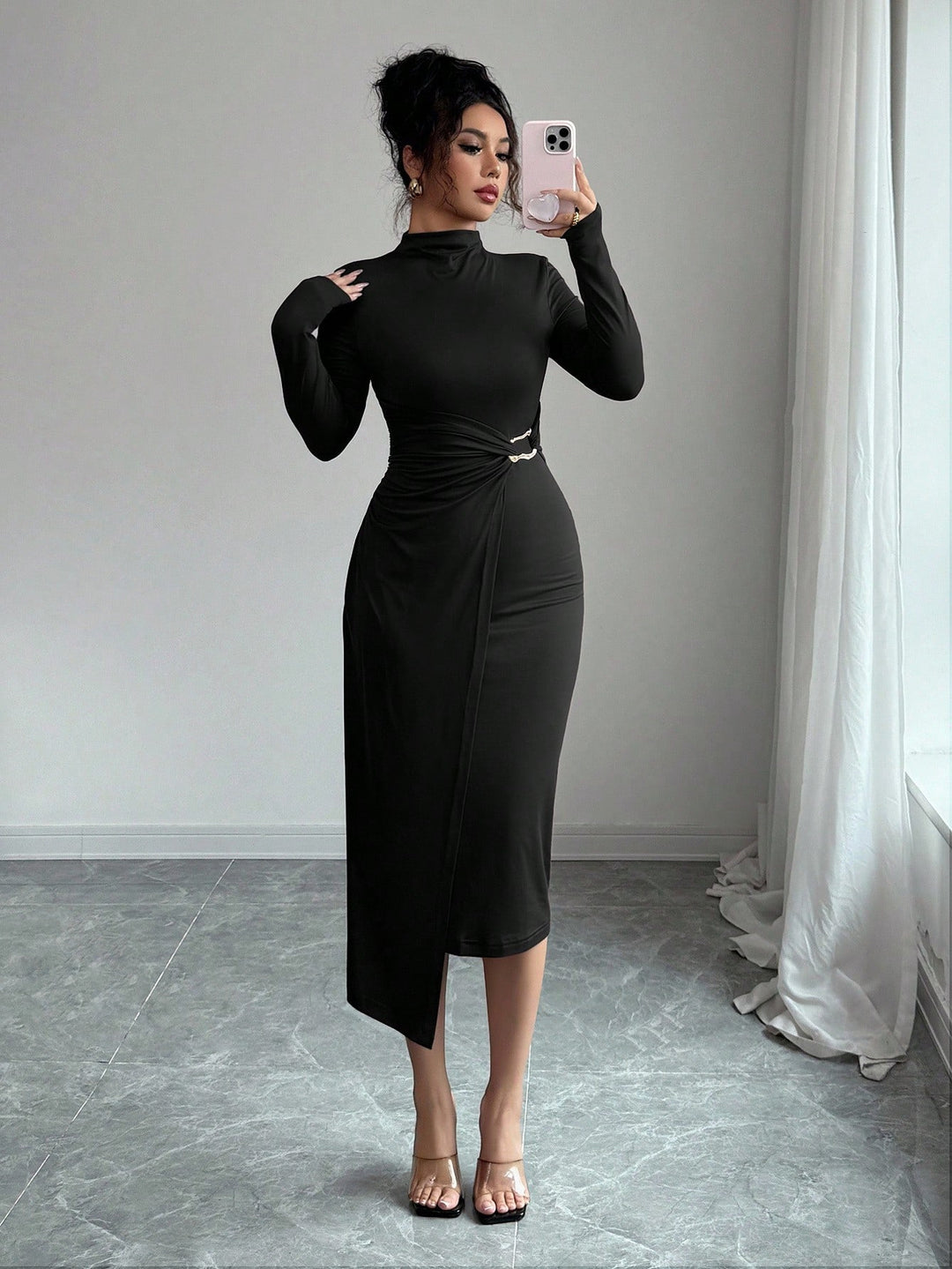 Damen nan figurbetontes Midikleid mit Stehkragen, Taillenraffung und asymmetrischem Saum Drune