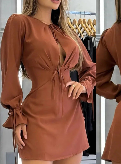Damen Mini-Kleid mit tiefer Dekolleté und effektvollen Ärmelverzierungen Drune