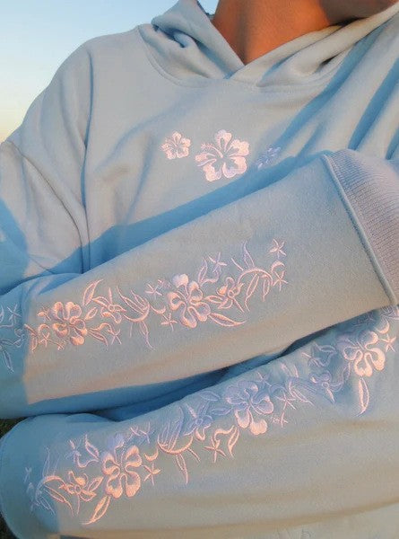 Damen Oversize Hoodie Sweatshirt mit zartem Stickdesign auf der Vorderseite und gesticktem Schriftzug auf der Rückseite Drune