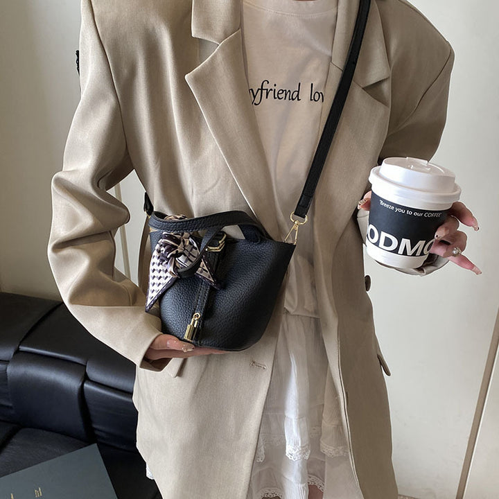 Damen elegante strukturierte Handtasche mit Schal-Akzent Drune