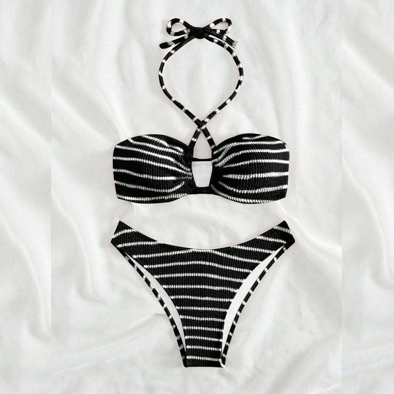 Damen Bandeau-Bikini mit verspieltem Schnitt und trendigen Bindebändern Drune