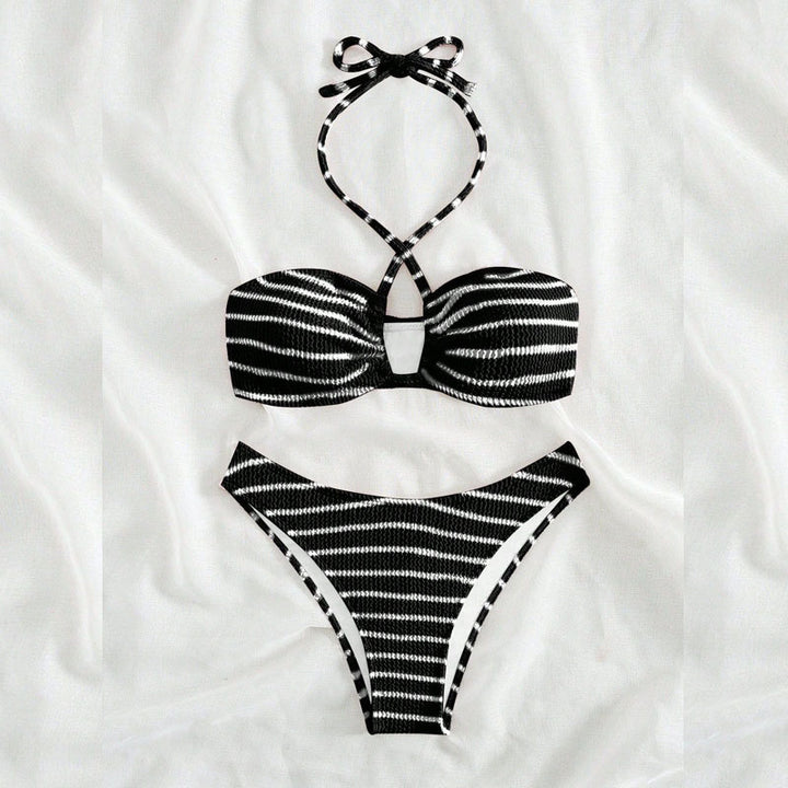 Damen Bandeau-Bikini mit verspieltem Schnitt und trendigen Bindebändern Drune