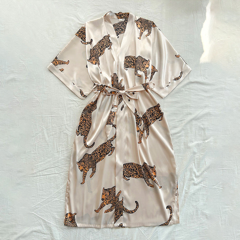 Damen Satin-Kimono-Robe mit lebhaftem Leopardenmotiv und elegantem Gürtel Drune