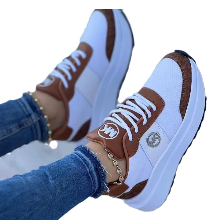 Damen Plateausneaker mit atmungsaktivem Mesh und markantem Logo-Emblem Drune