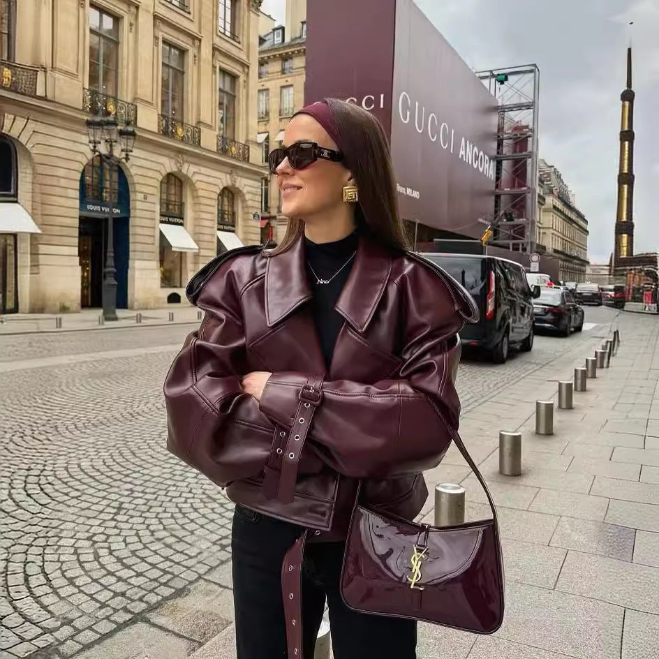 Damen cropped Kunstlederjacke mit wasserdichtem Finish und asymmetrischem Kragen Drune