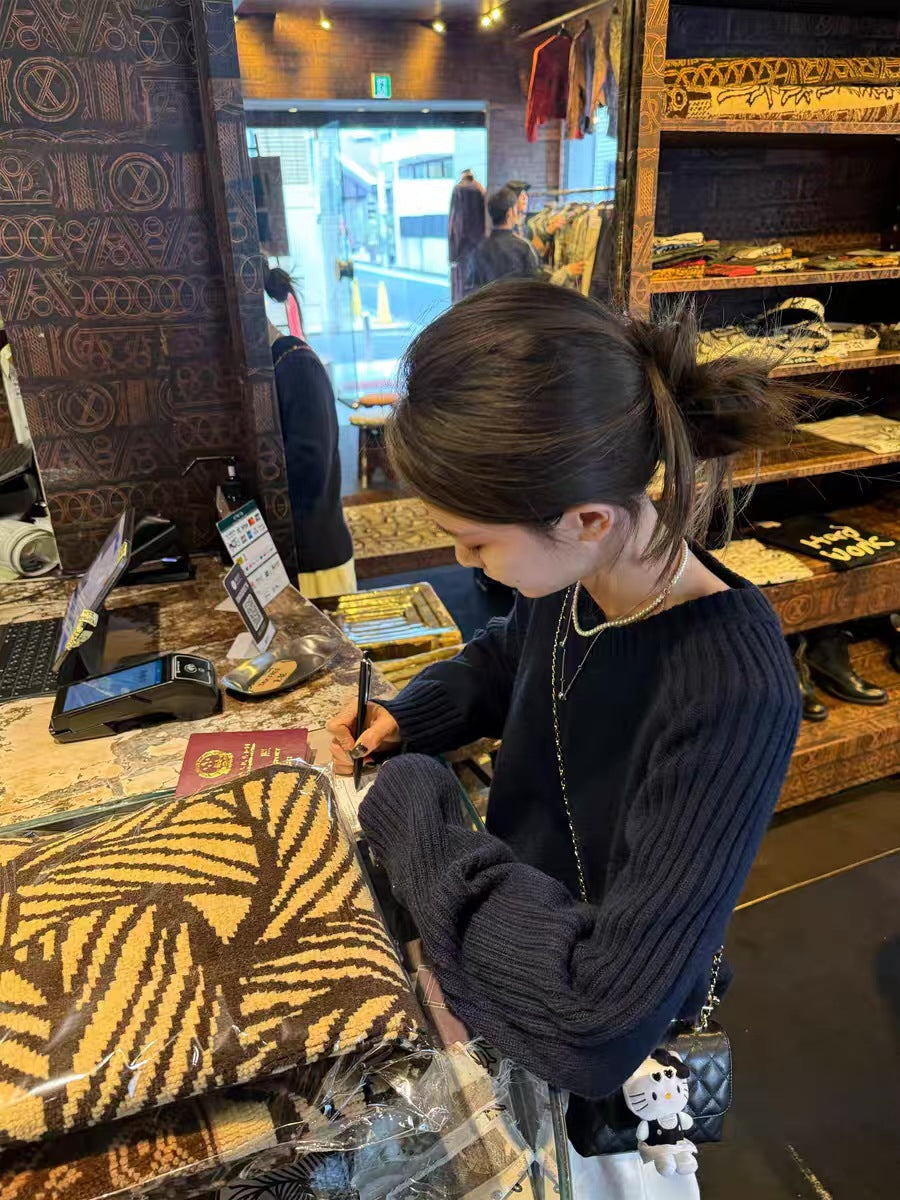 Damen gemütlicher Strickpullover mit Rundhalsausschnitt und breiten Rippbündchen Drune