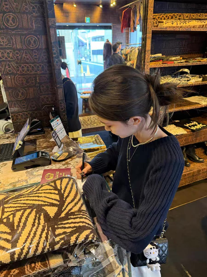Damen gemütlicher Strickpullover mit Rundhalsausschnitt und breiten Rippbündchen Drune