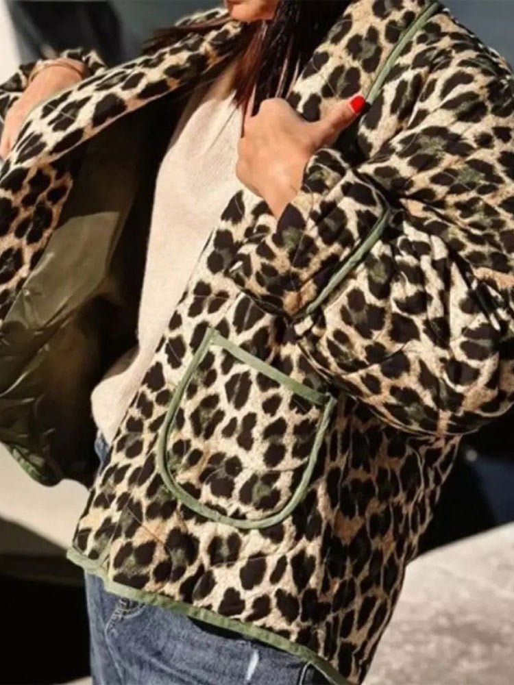 Damen modischer Steppjacke mit Leo-Muster und Taschen Drune
