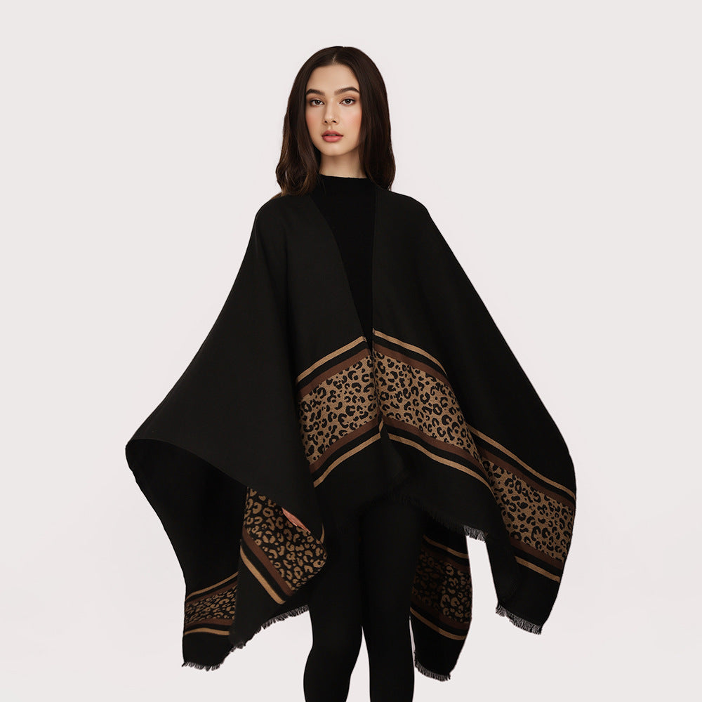 Damen Cape-Poncho aus Feinstrick mit Leoparden-Bordüre und asymmetrischem Saum Drune