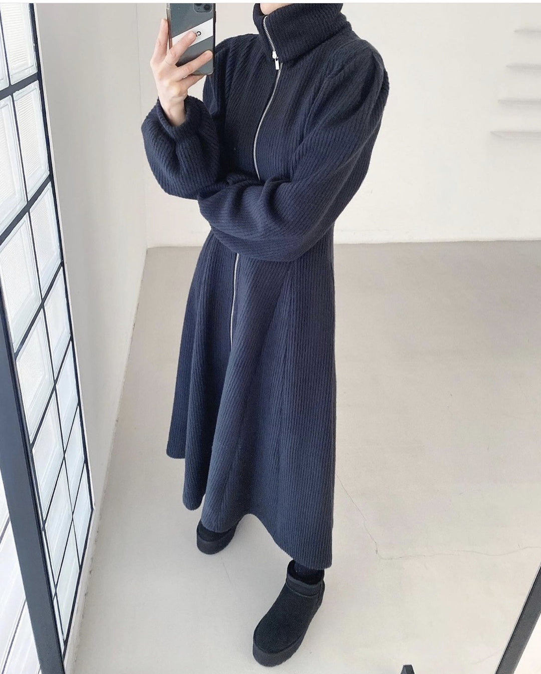 Damen Geripptes Strick-Midikleid mit Reißverschlusskragen und ausgestelltem Rock Drune