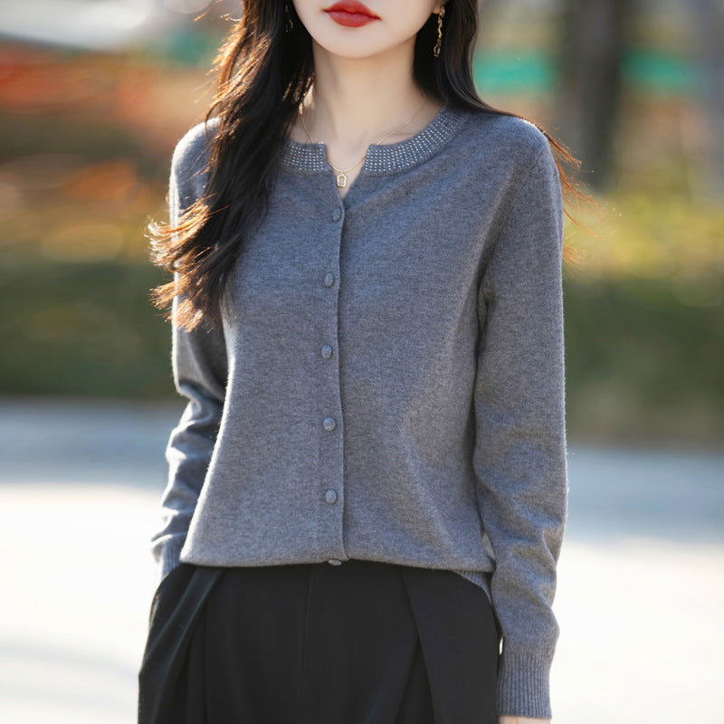 Damen Kurzcardigan aus ultrafeinem Baumwollmix mit funkelnder Kristallkante und Ton-in-Ton-Knopfleiste Drune