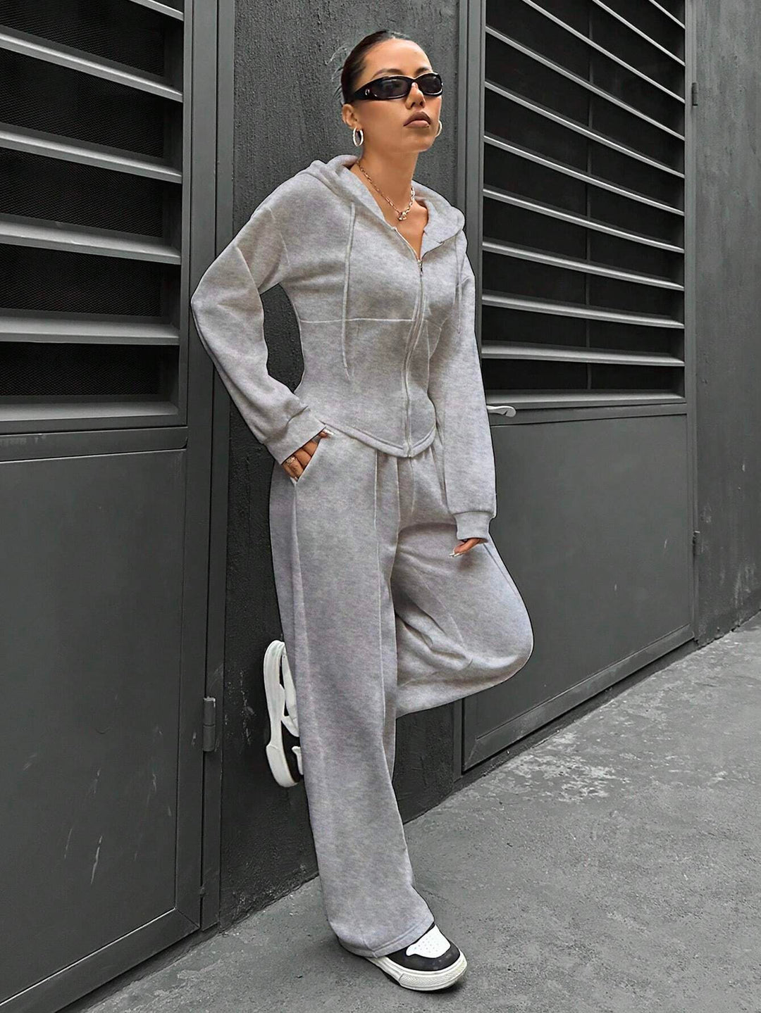 Damen Zip-Hoodie und weite Sweatpants Set mit taillierter Nahtführung Drune