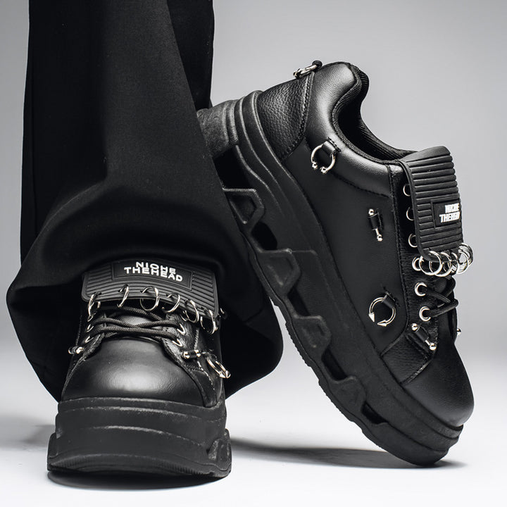 Unisex Plateau-Sneaker im Punk-Urban-Stil mit Metallringen und markanter Profilsohle Drune