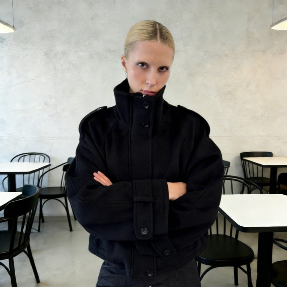 Damen nan kurzer Wollmix-Blouson mit hohem Stehkragen, Schulterpatten und voluminösen Ballonärmeln Drune