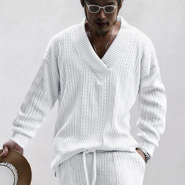Herren nan Oversize Zopfmuster-Longpullover mit tiefem V-Ausschnitt und passender Strickhose Drune