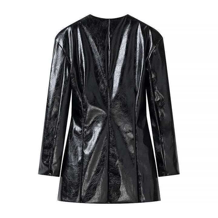 Damen Langer Lackleder-Blazer mit taillierter Silhouette, tiefem V‑Ausschnitt und Zierknöpfen Drune