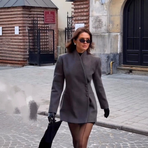 Damen Kurzblazer-Mantel mit asymmetrischer Drapierung und dekorativer Knopfreihe Drune