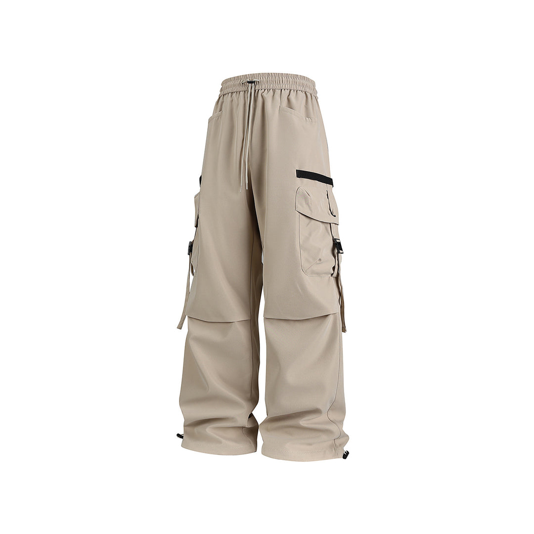 Herren Weite Cargo-Hose mit Multifachtaschen, verstellbarem Tunnelzugbund und modularen Gurt‑Details Drune