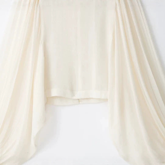Damen Kurzbluse im Folklore‑Militärstil mit voluminösen Bischofärmeln Drune