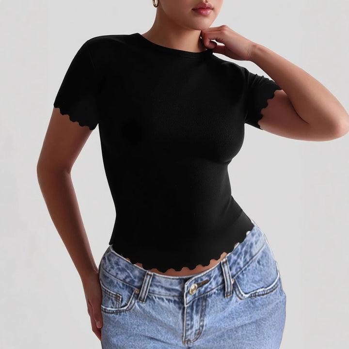 Damen Kurzarm-T-Shirt mit geschwungenen Säumen und figurbetonter Passform Drune