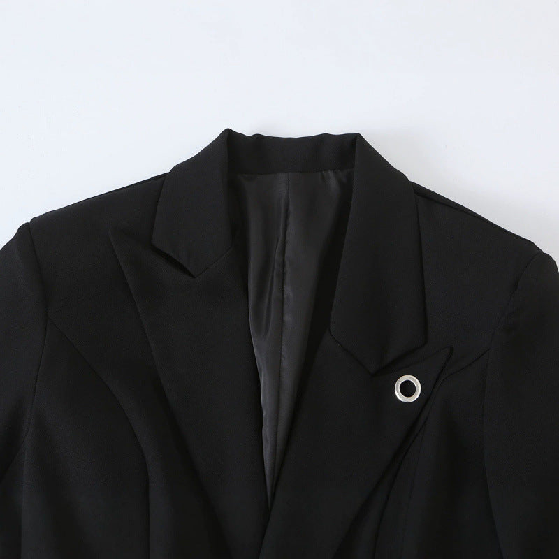 Damen Taillierter Kurzblazer mit asymmetrischem Schmuckknopf und Pattentaschen Drune
