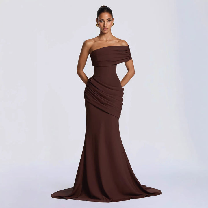 Damen Elegantes, schulterfreies Abendkleid mit raffinierten Drapierungen und fließendem Schnitt Drune