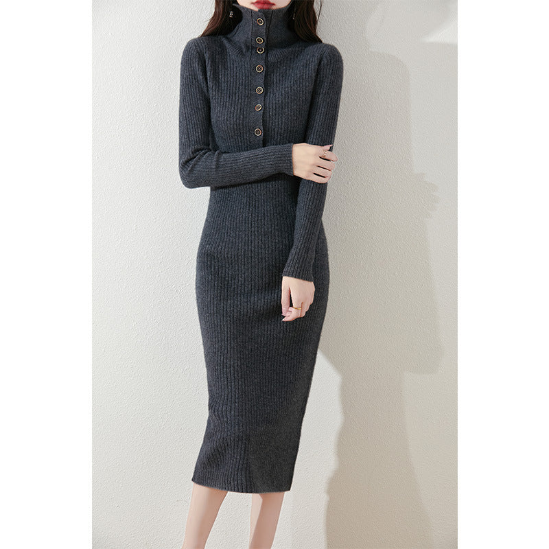 Damen Strickkleid mit hohem Kragen und Knopfdetails Drune