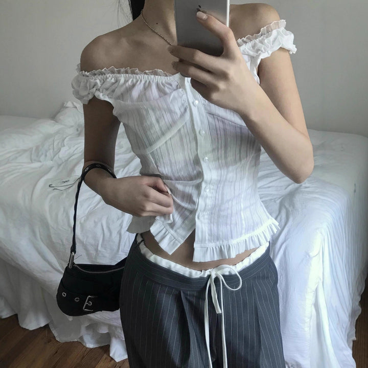 Damen Off-Shoulder Bluse mit Rüschensaum und Knopfdetails Drune