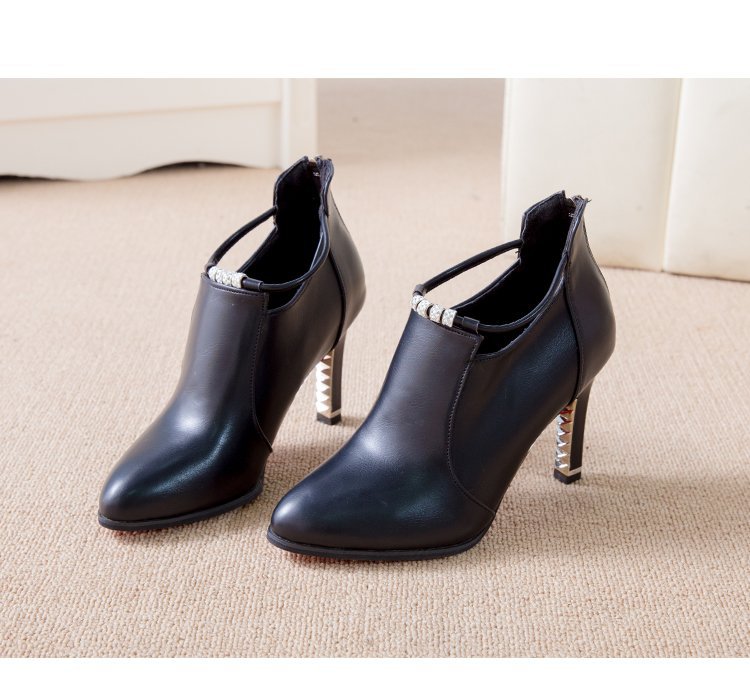 Damen Ankle-Boots mit spitzer Zehenform, funkelndem Strassriemen und skulptiertem Metallabsatz Drune