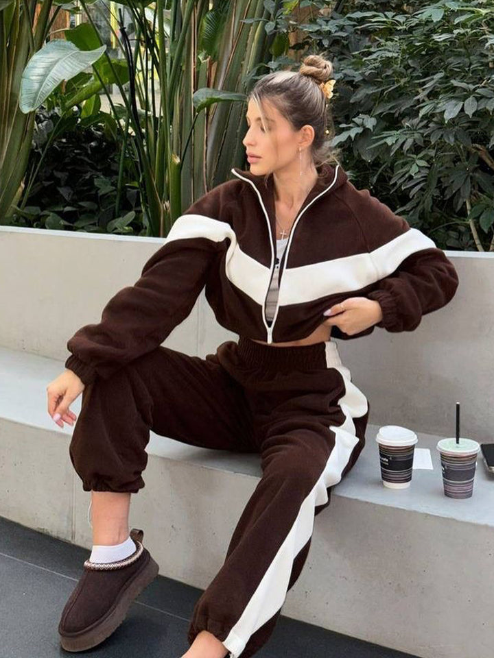 Damen Fleece-Sportanzug mit hohem Kragen und eleganten Kontraststreifen Drune