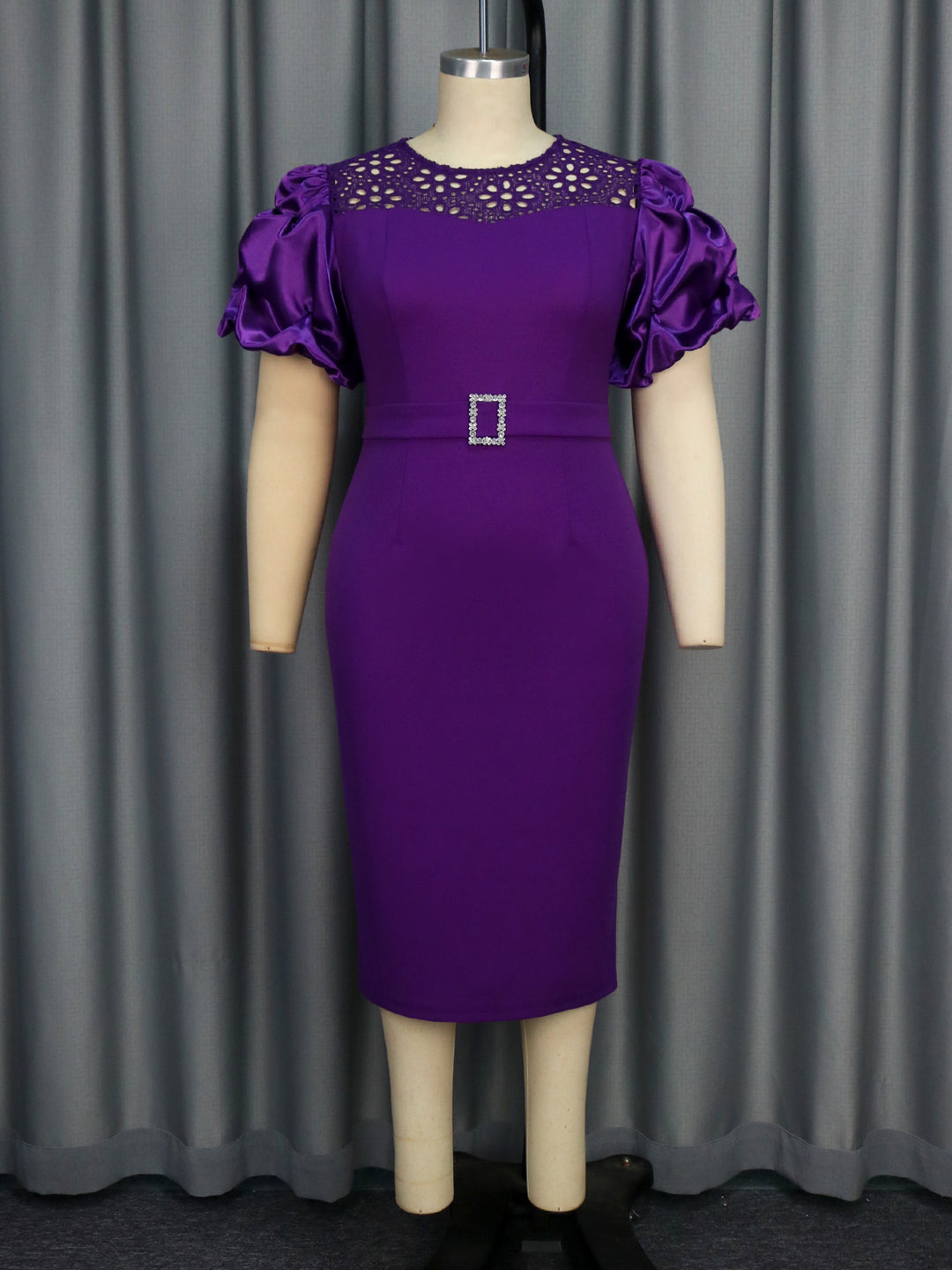 Damen Elegantes Kleid mit Spitzenakzenten und voluminösen Puffärmeln Drune