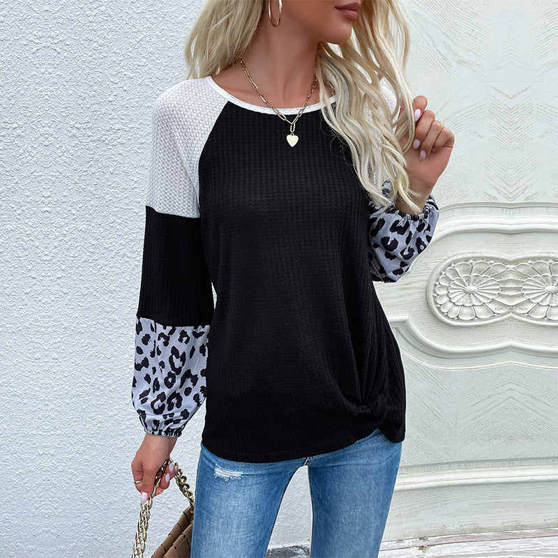 Damen Asymmetrisches Waffelstrick-Shirt mit Knotenbund und Leopard‑Manschetten Drune