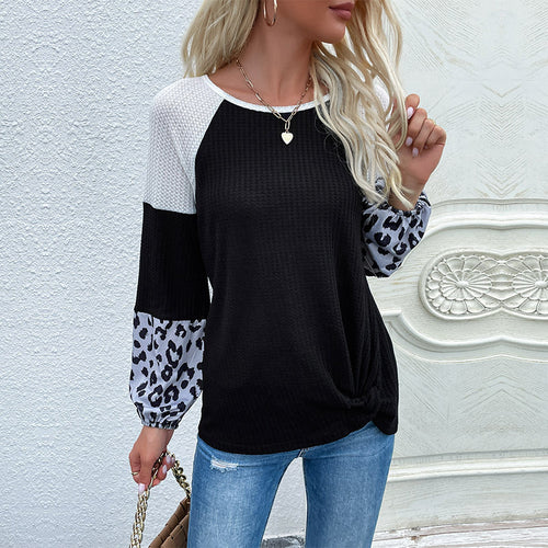 Damen Asymmetrisches Waffelstrick-Shirt mit Knotenbund und Leopard‑Manschetten Drune
