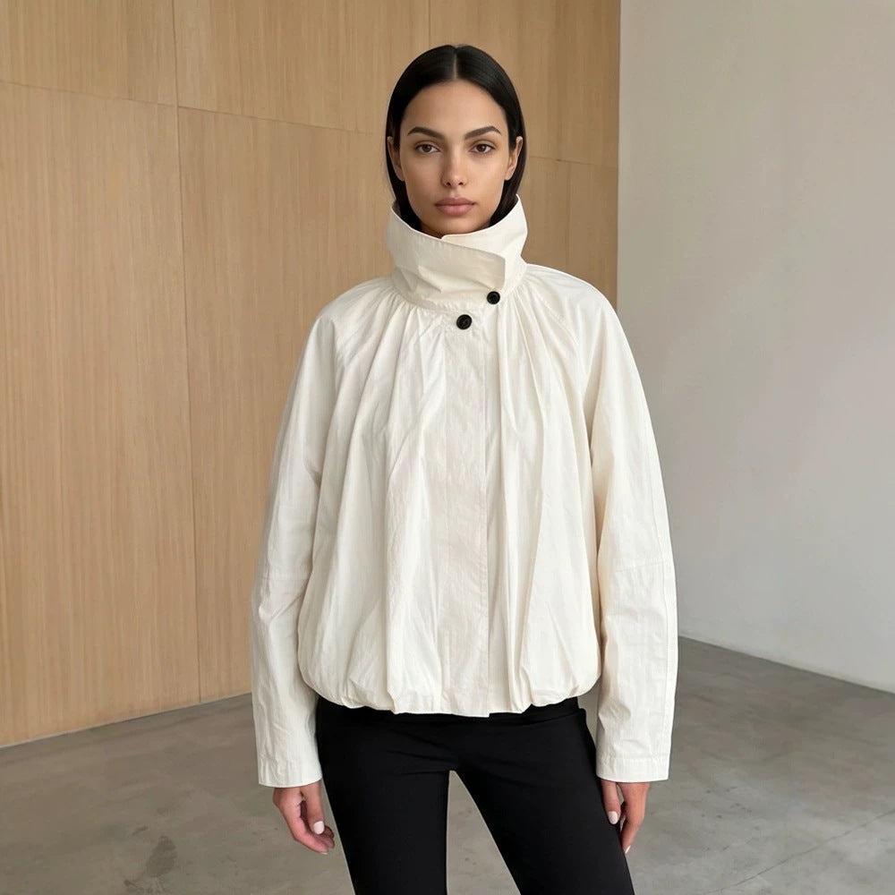 Damen Kurzjacke mit hohem Stehkragen, geraffter Schulterpartie und elastischem Saum Drune