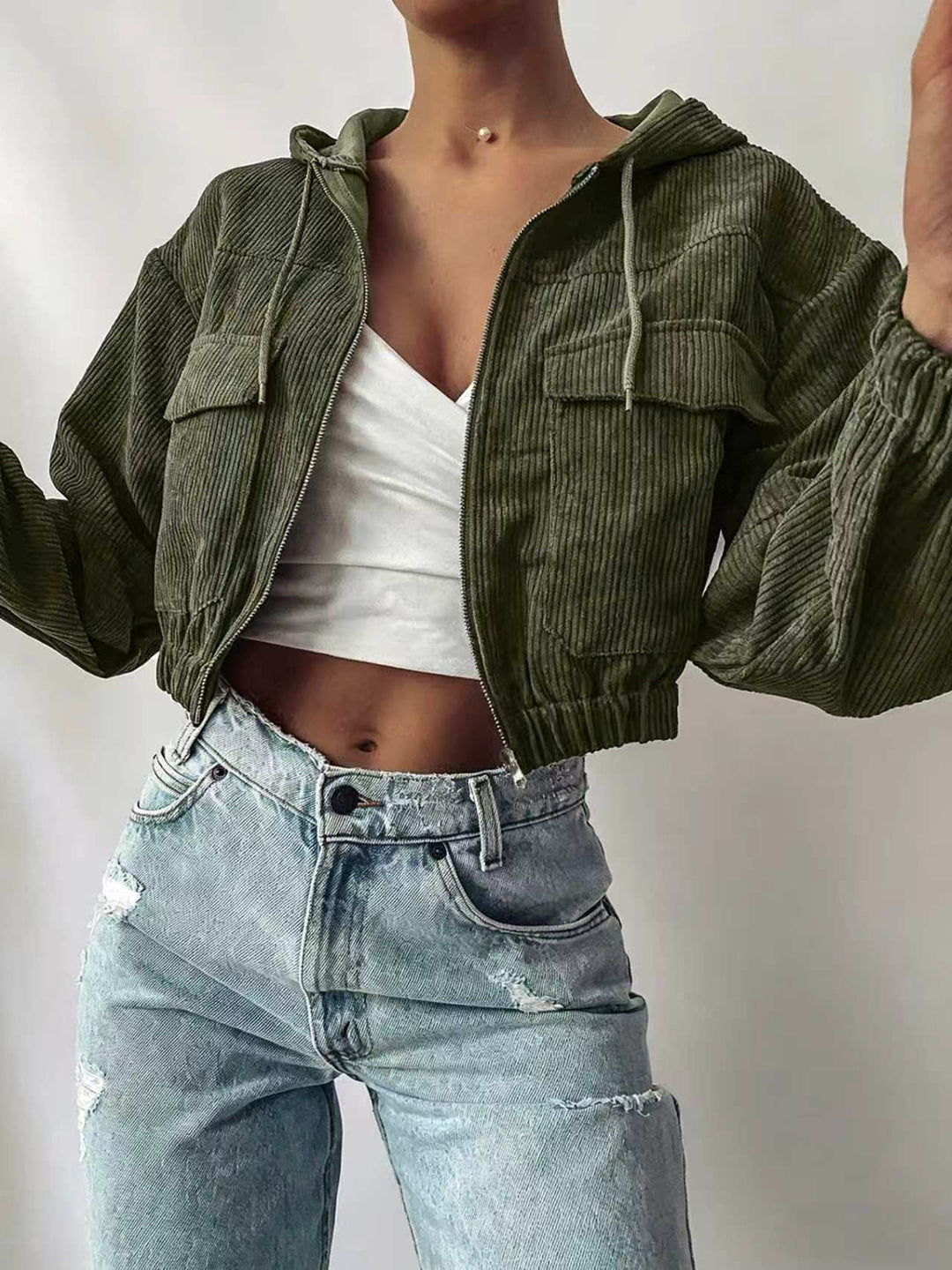 Damen Kurzjacke aus Cord mit Kapuze, Reißverschluss und aufgesetzten Brusttaschen Drune