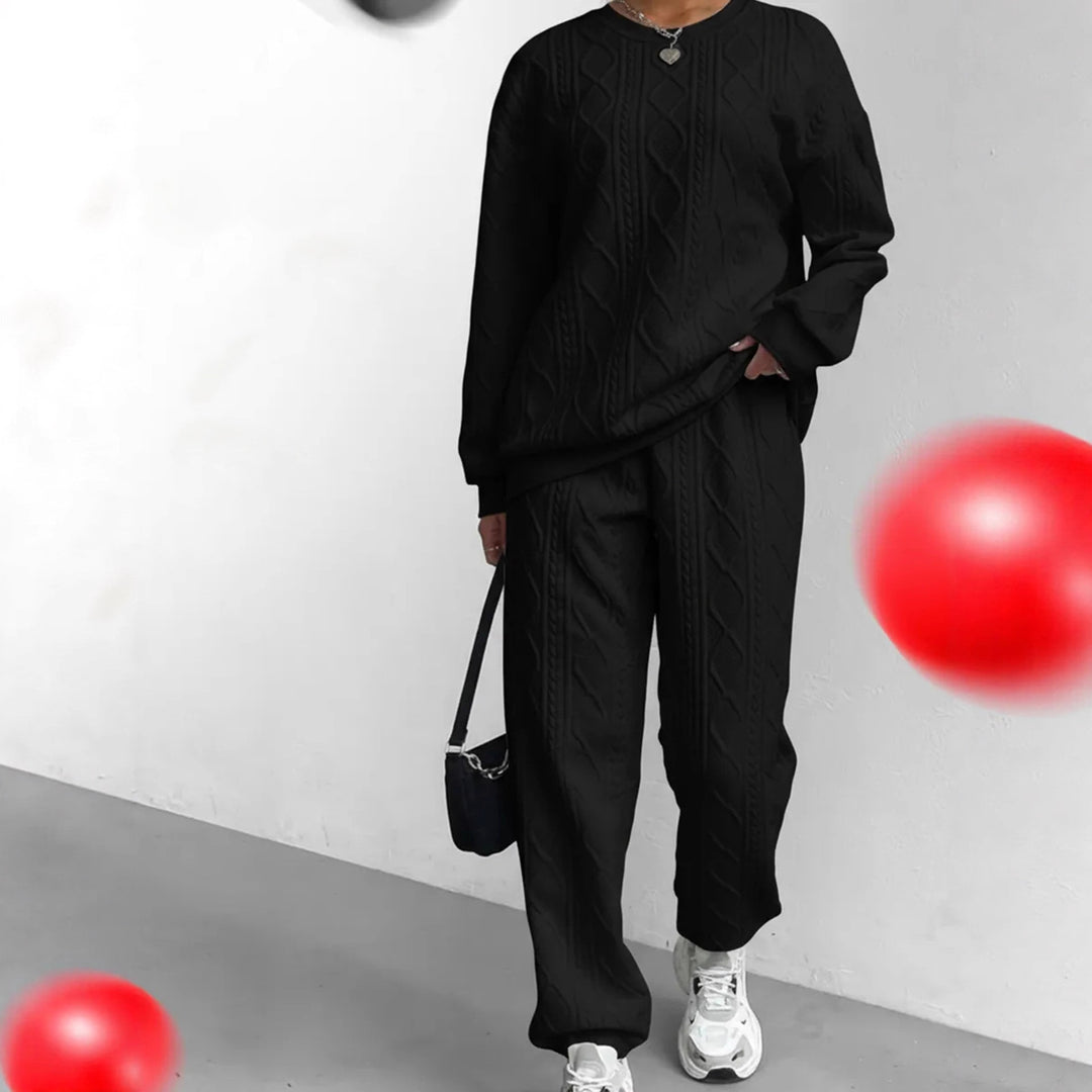 Damen gestricktes Cable-Lounge-Set mit weichem Rundhalspullover und hochgeschnittener weiter Hose Drune