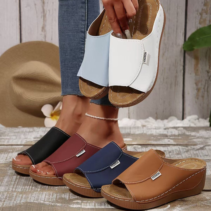Damen bequeme Clogs mit ergonomischer Fußbett und modischem Riemendesign Drune