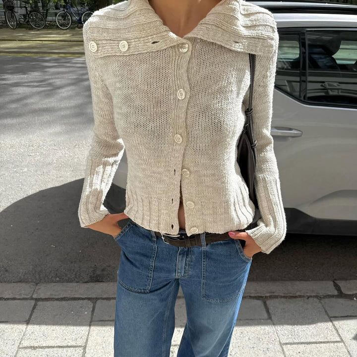 Damen Kurze Strickjacke mit rückseitiger Knopfleiste und weitem Umlegekragen Drune