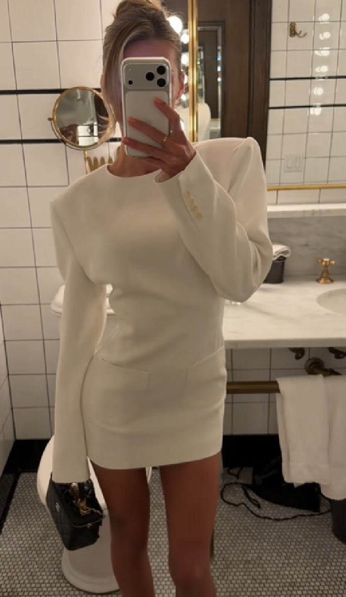 Damen Figurbetontes Mini-Kleid mit betonten Schultern und aufgesetzten Taschen Drune