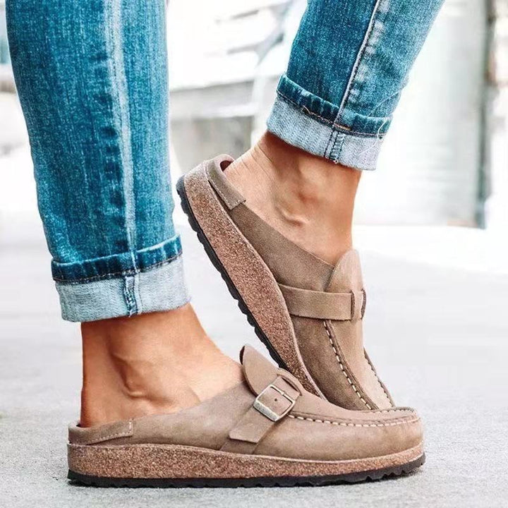 Damen Veloursleder-Slipper mit ergonomischer Korksohle und verstellbarem Schnallenriemen Drune
