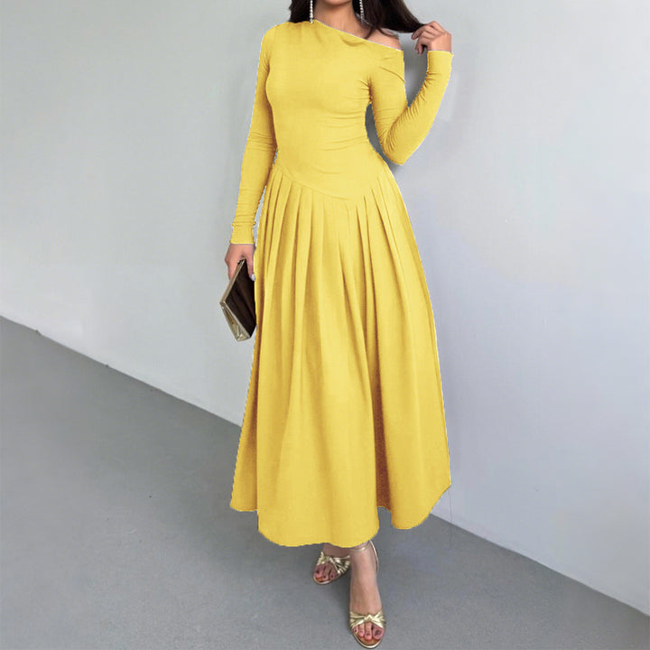 Damen nan asymmetrisches Maxikleid mit plissiertem Rock und figurbetontem Oberteil Drune