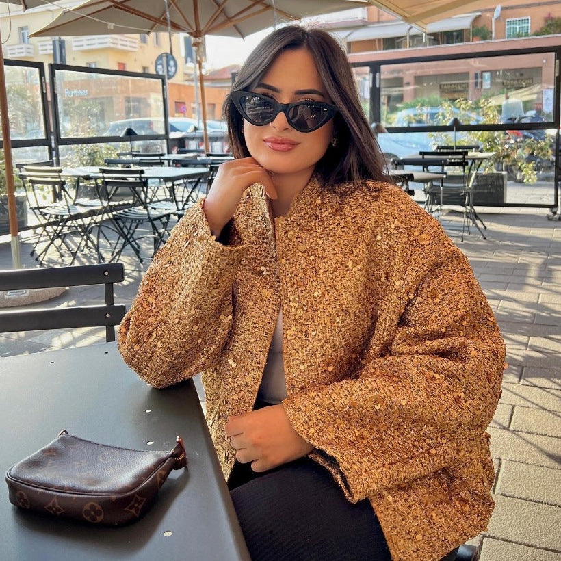 Damen 400+ Bouclé Kurzjacke mit Stehkragen, Pattentaschen und taillierendem Saum Drune